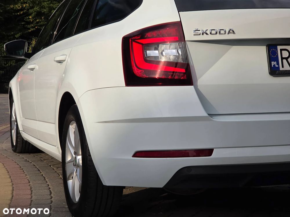 Skoda Octavia 2.0 TDI Style DSG - 15