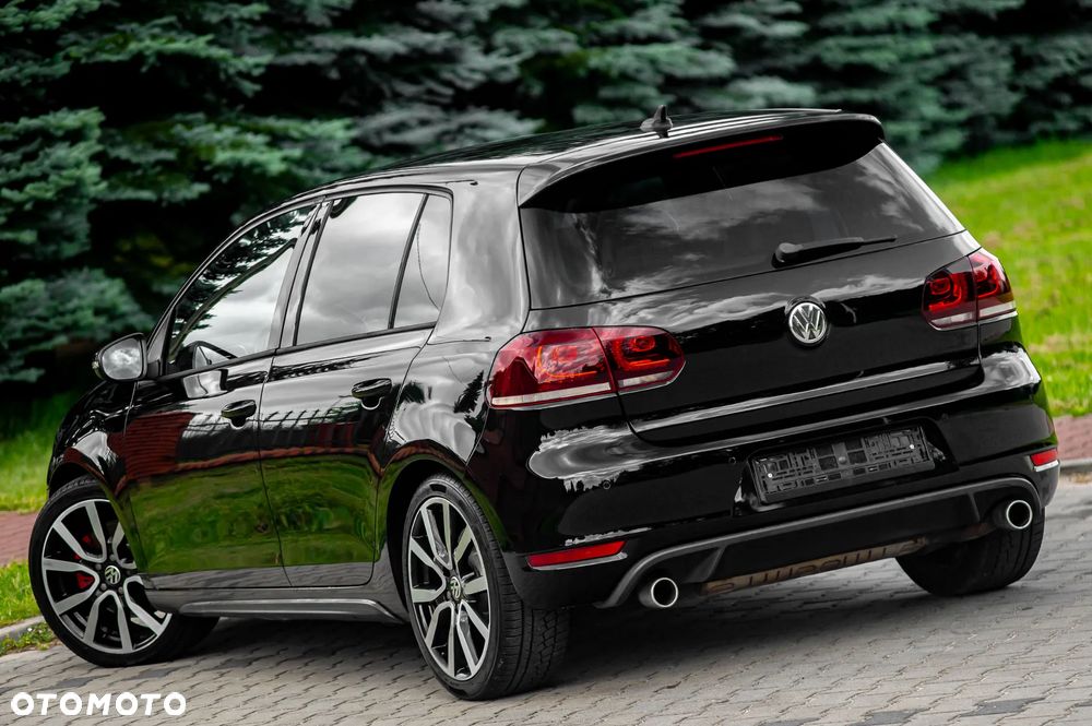 Volkswagen Golf 2.0 GTI DSG adidas - 16