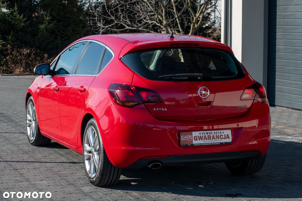 Opel Astra 1.6 T Cosmo - 10