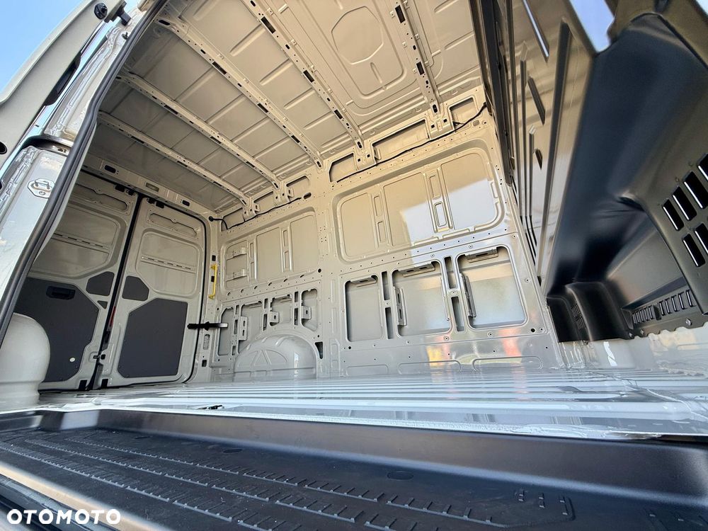 Volkswagen Crafter - 29
