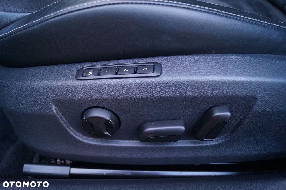 Skoda Superb 2.0 TDI DSG Sportline - 25
