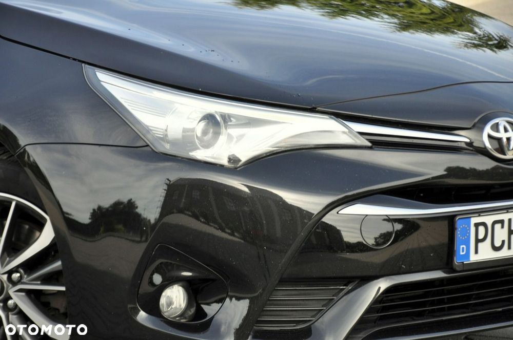 Toyota Avensis - 12
