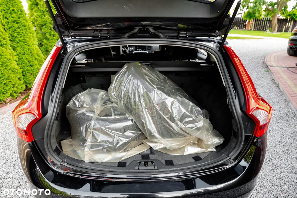 Volvo V60 T6 AWD Geartronic Summum - 22