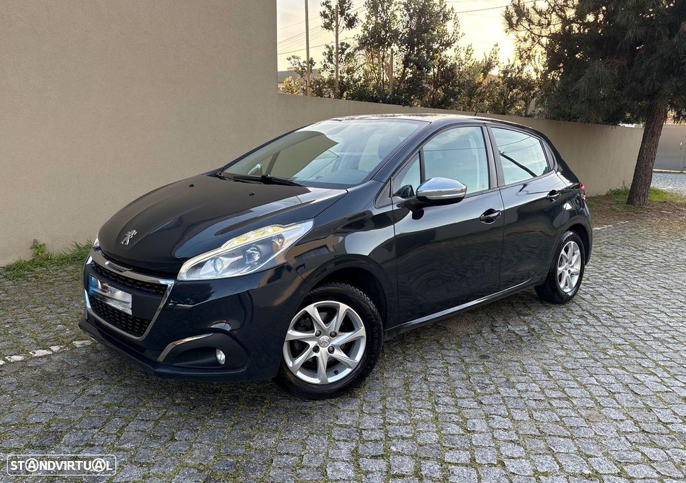 Peugeot 208 1.2 PureTech Style - 18