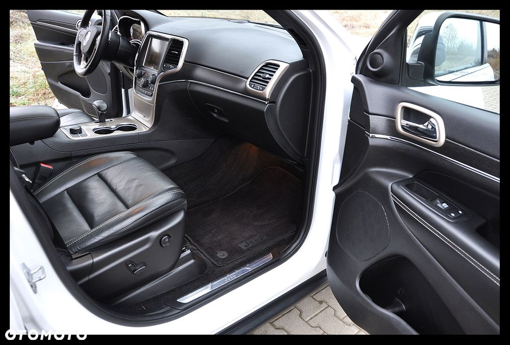 Jeep Grand Cherokee - 22