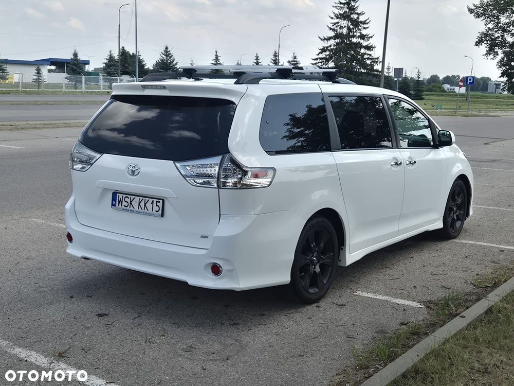 Toyota Sienna 3.5 V6 SE - 3