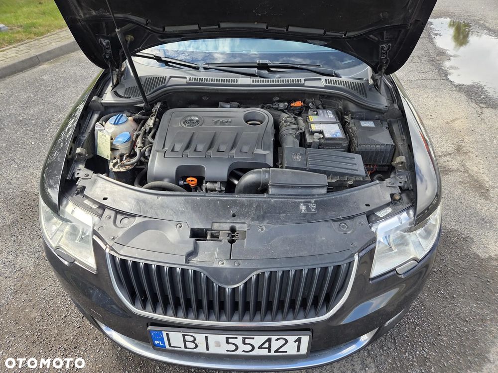 Skoda Superb 2.0 TDI Family DSG - 28
