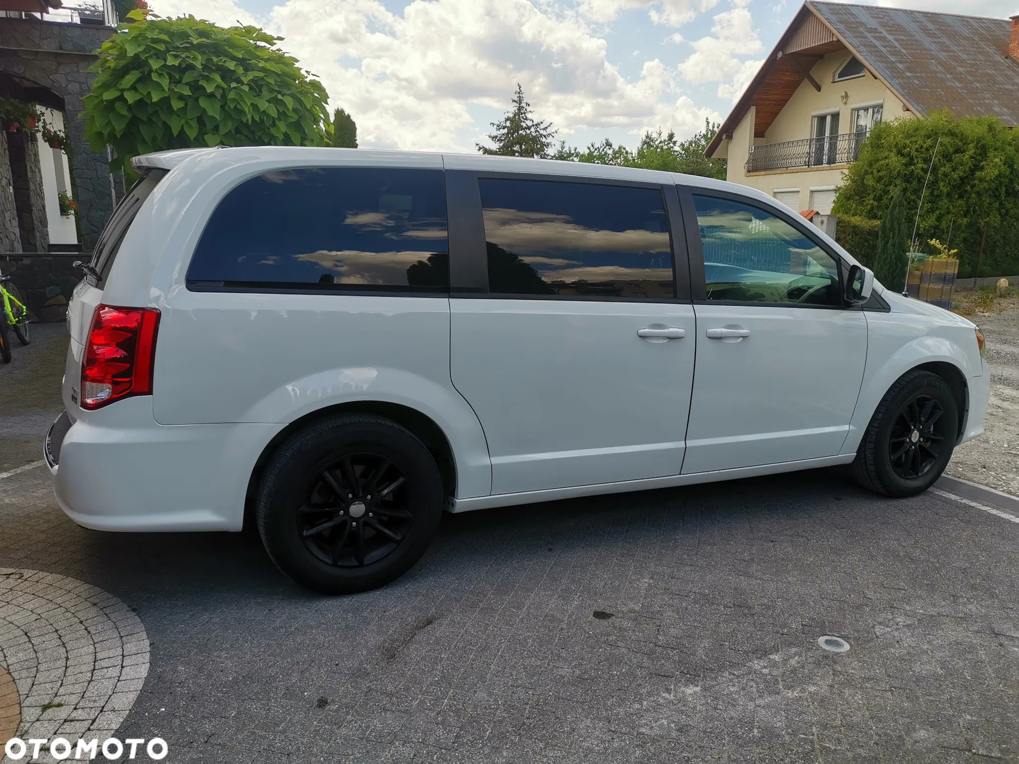 Dodge Grand Caravan - 4