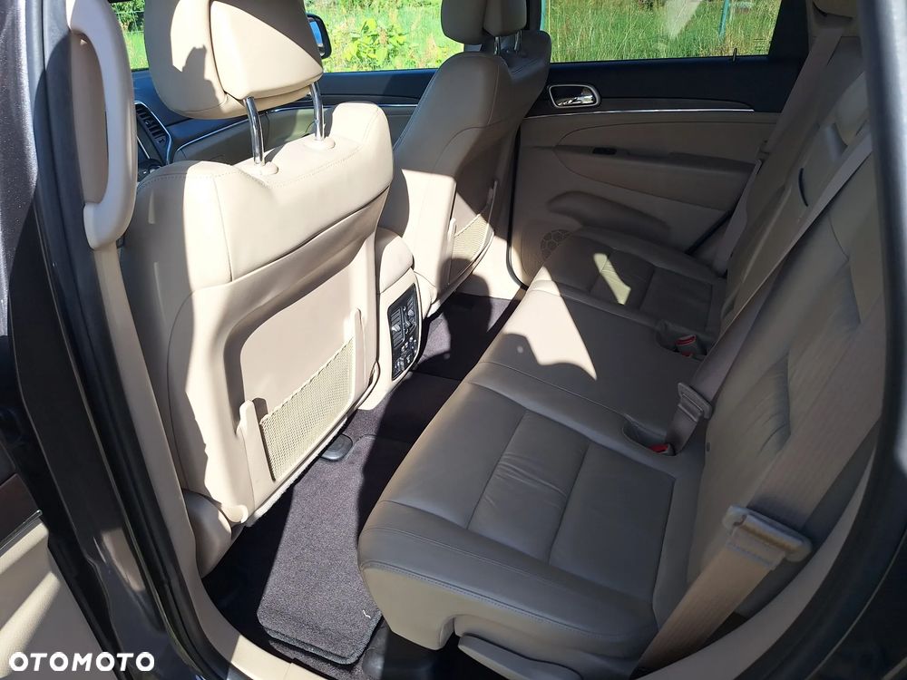 Jeep Grand Cherokee - 14
