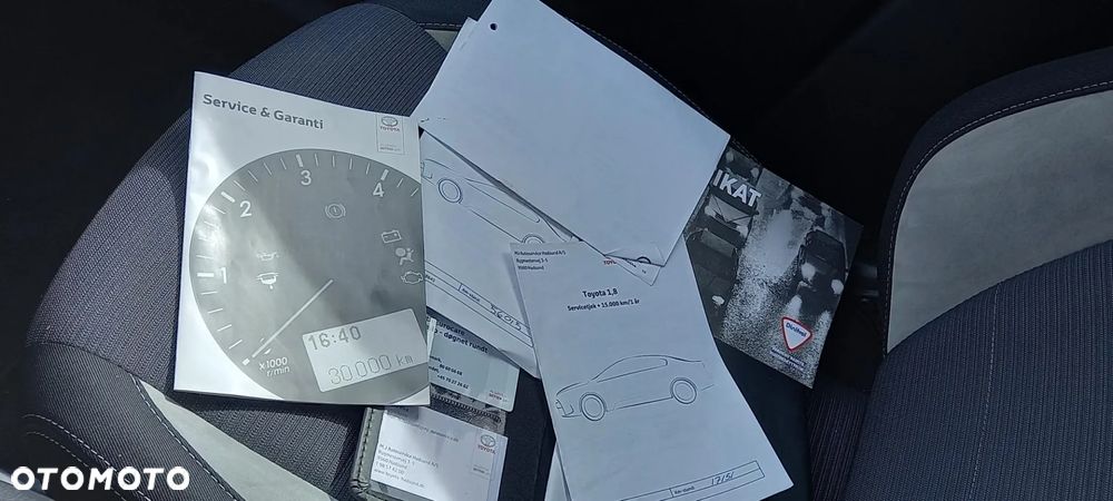 Toyota Avensis 1.8 Executive - 21