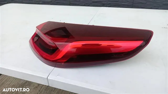 Stop Lampa dreapta spate pe aripa Kia Xceed X-Ceed an 2012 2013 2014 2015 2016 2017 2018 2019 2020 2021 2022 2023 cod 92402-J7300 - 2