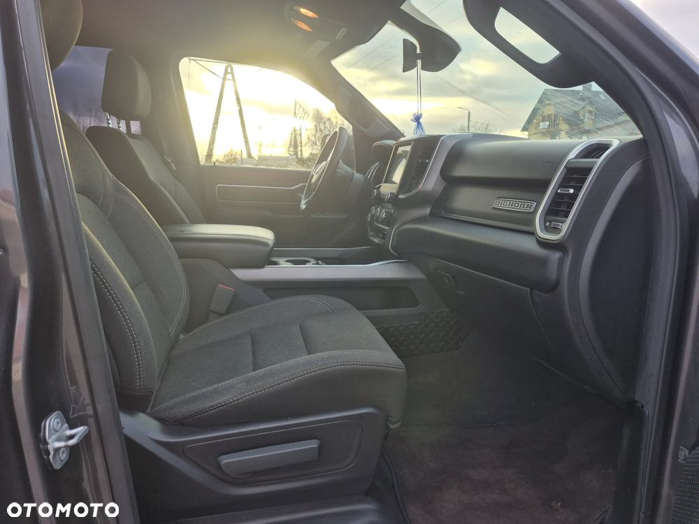 RAM 1500 Crew Cab Sport - 12