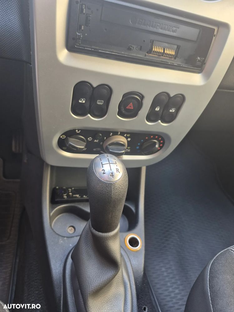 Dacia Logan 1.6 MPI Laureate - 3