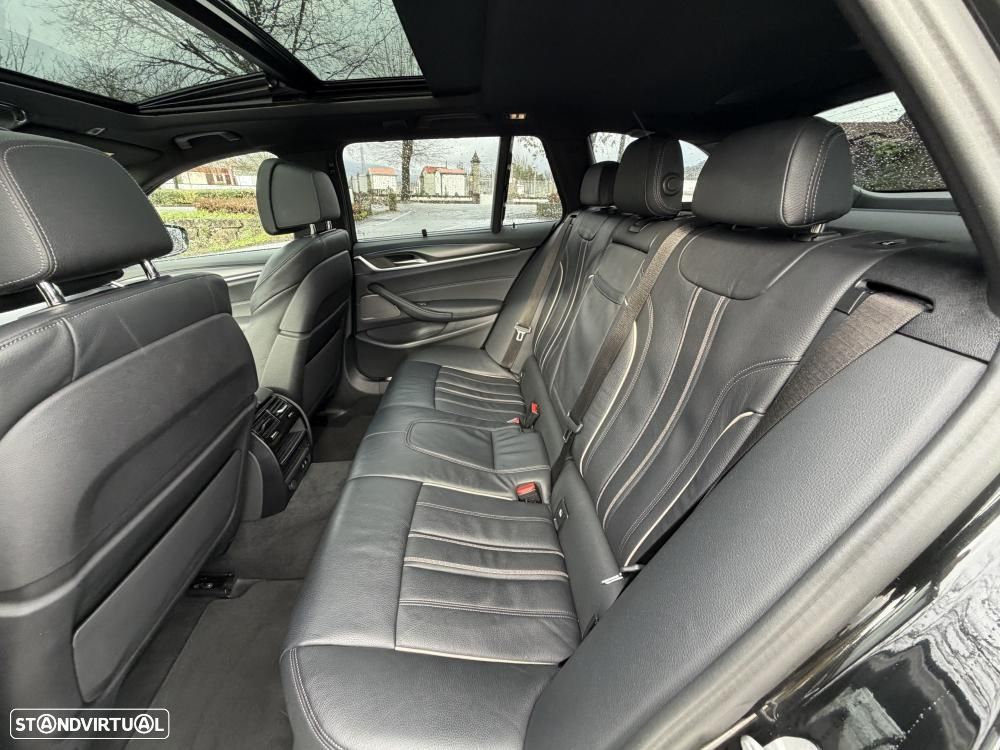 BMW 530 e Pack Desportivo M - 25