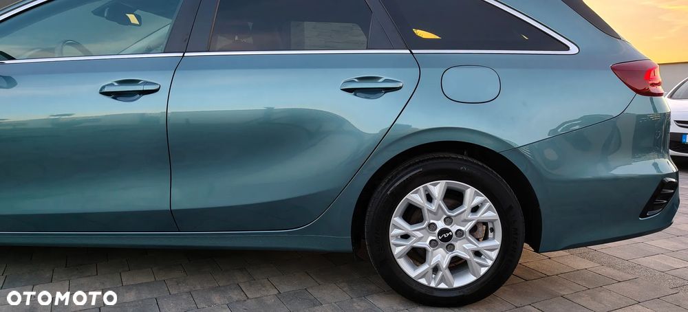 Kia Ceed ver-1-6-crdi-mhev-business-line - 12