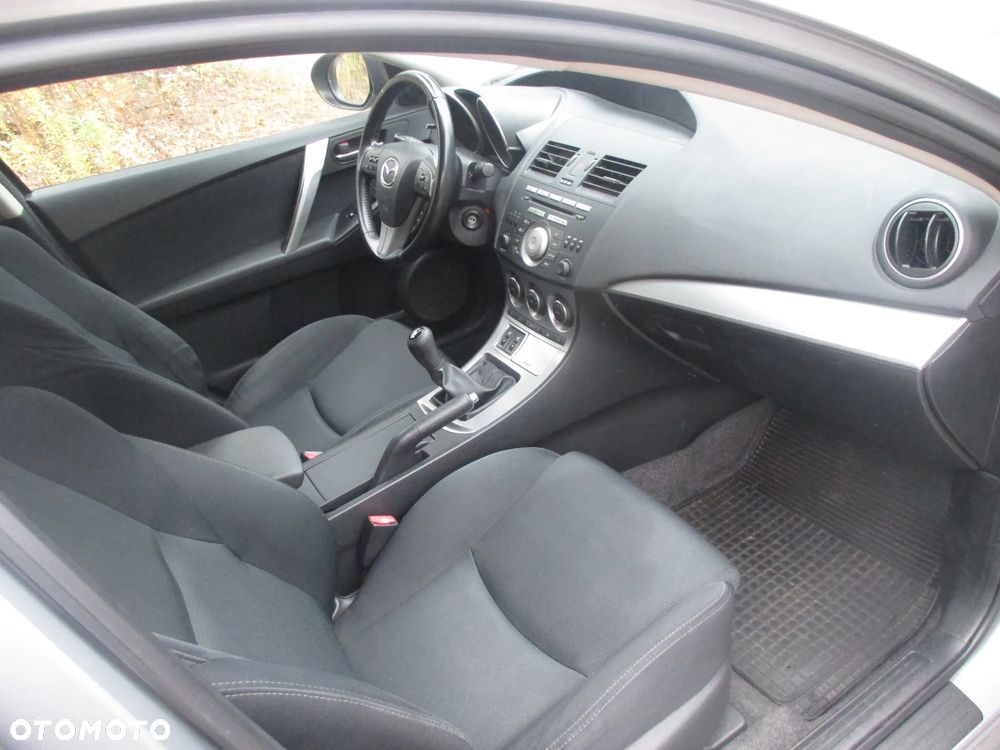 Mazda 3 - 10