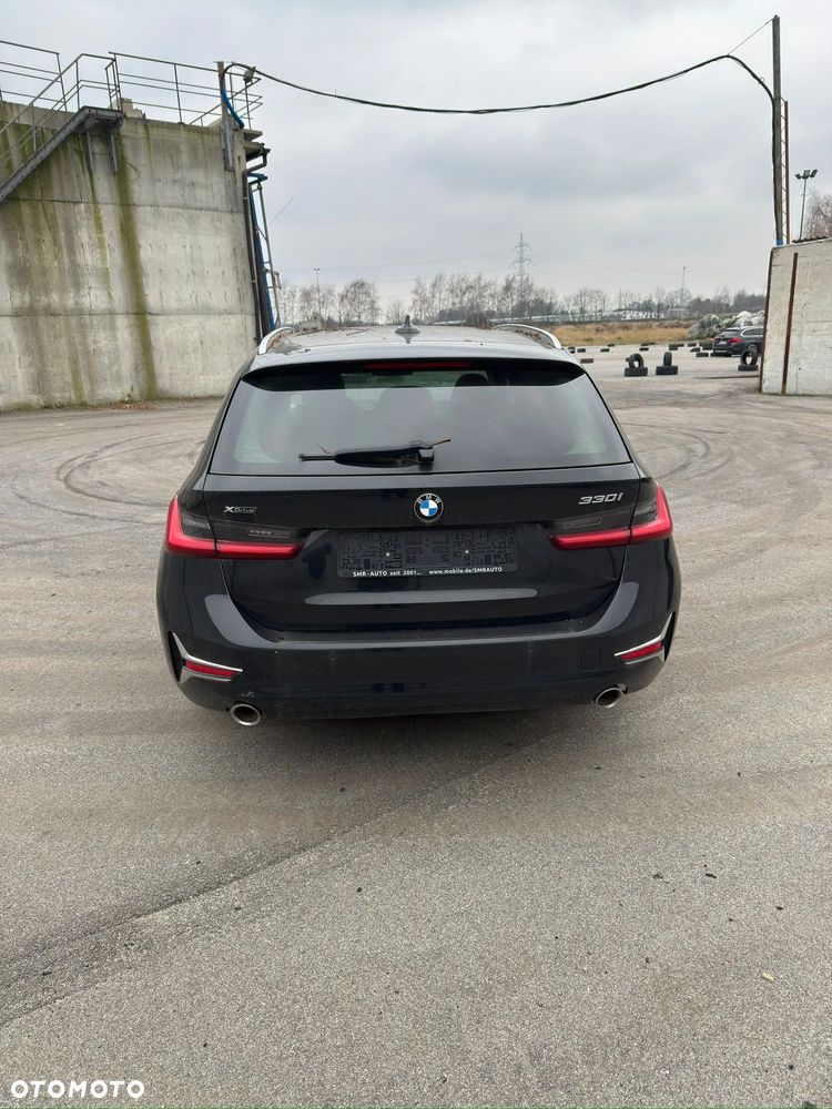 BMW Seria 3 330i xDrive - 5