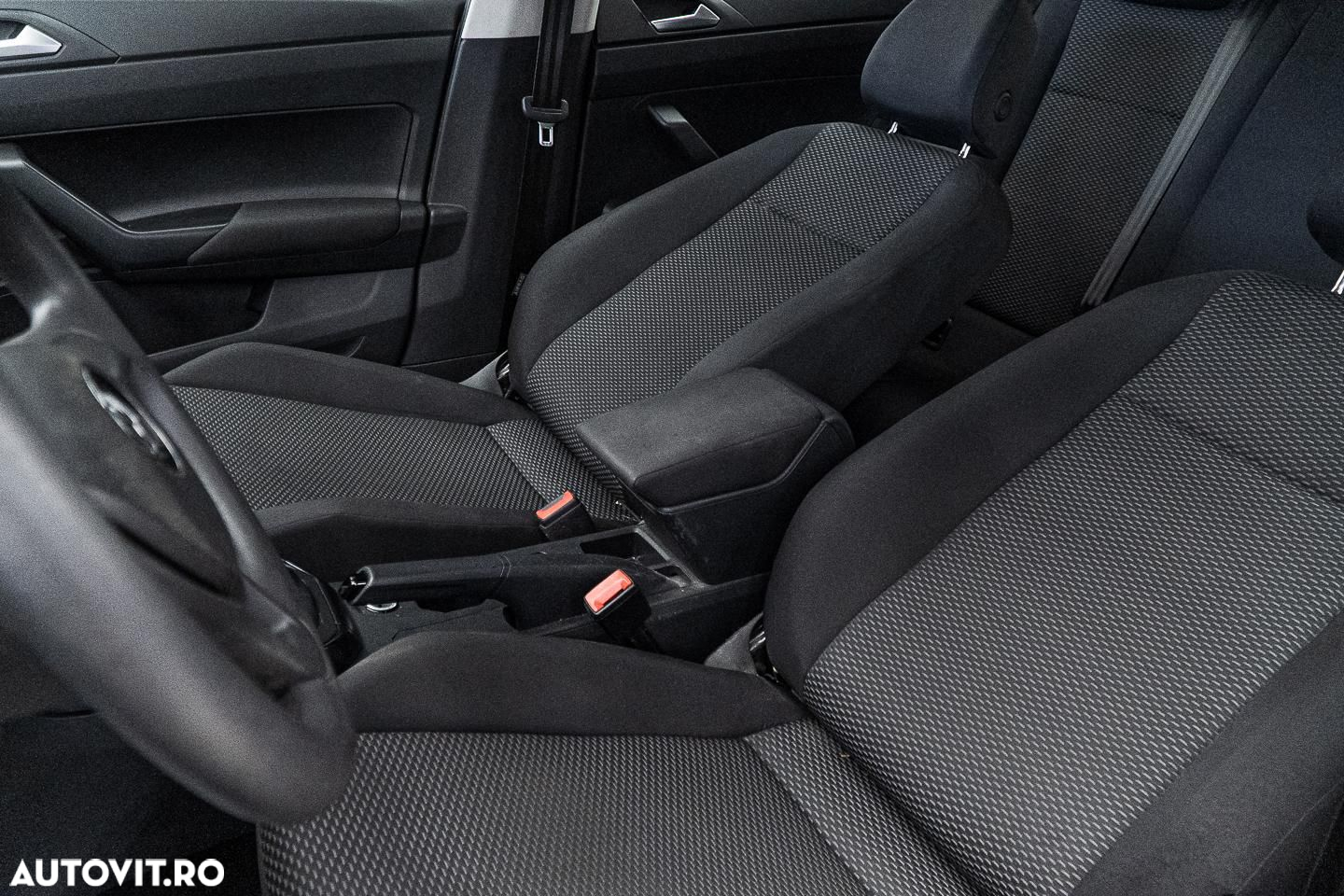 Volkswagen Polo 1.0 ACTIVE - 28