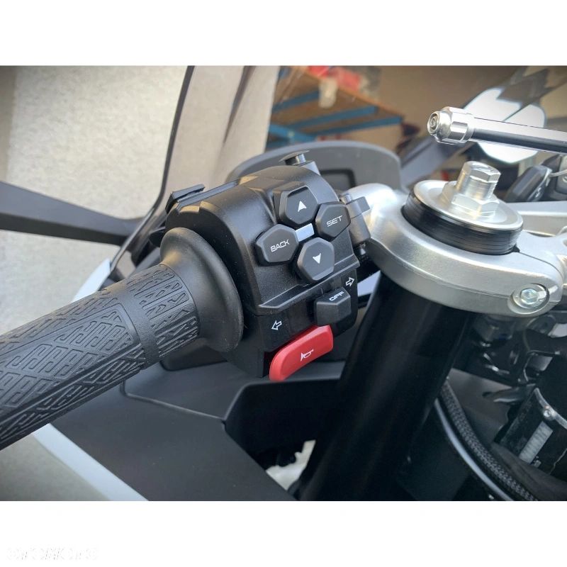 CFMoto SR - 11
