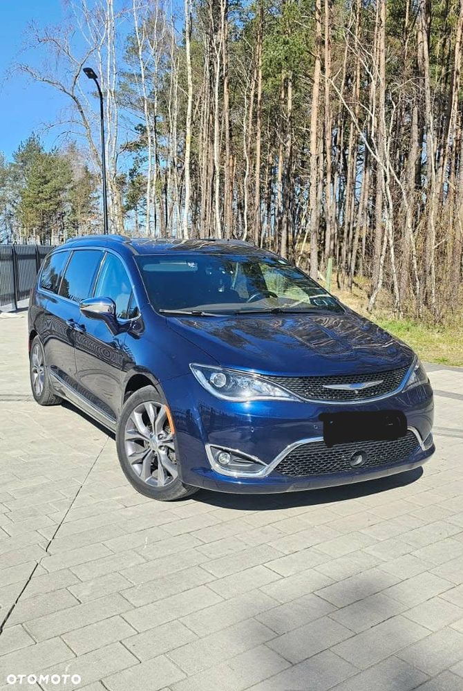 Chrysler Pacifica - 5