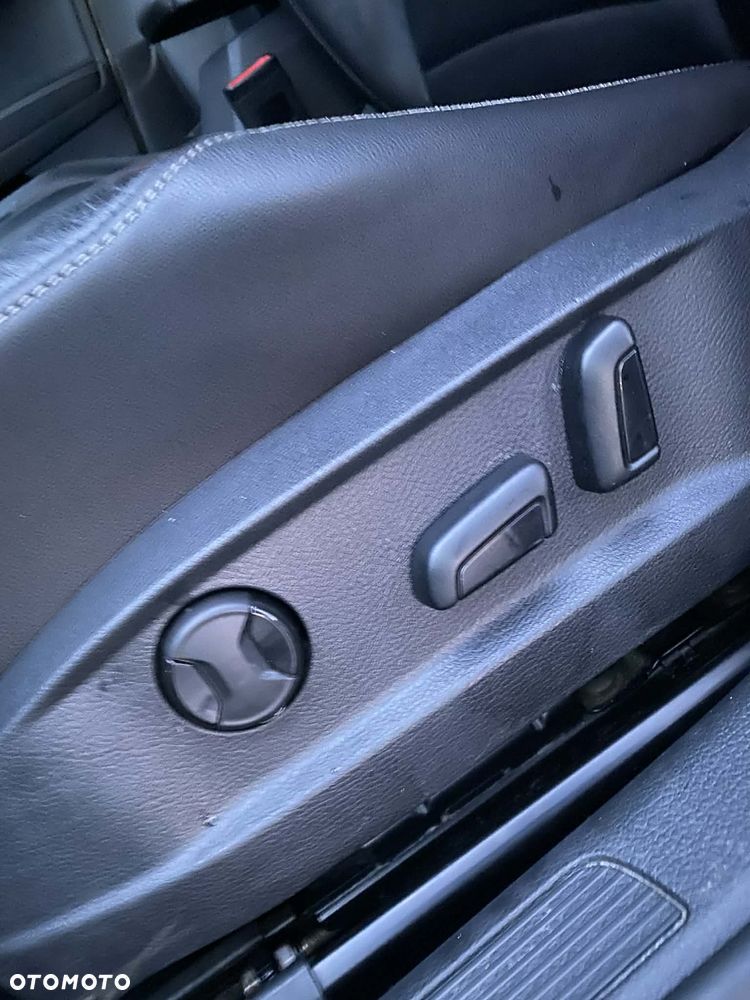 Volkswagen Golf 2.0 BlueTDI Highline - 19