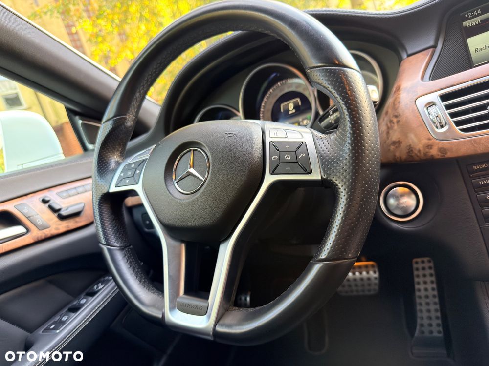 Mercedes-Benz CLS 500 4-Matic BlueEff - 38