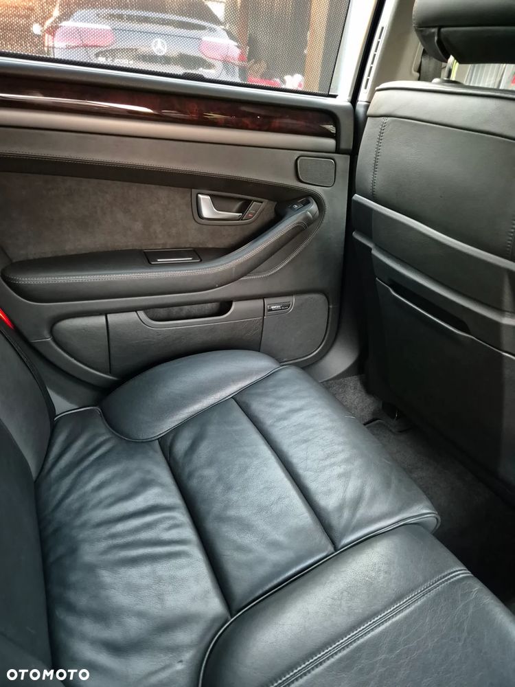 Audi A8 4.2 Quattro - 17