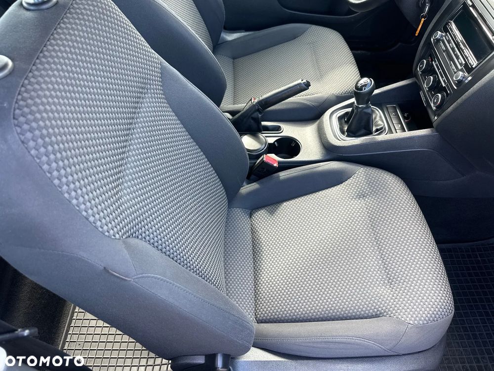 Volkswagen Jetta 1.2 TSI Trendline - 24