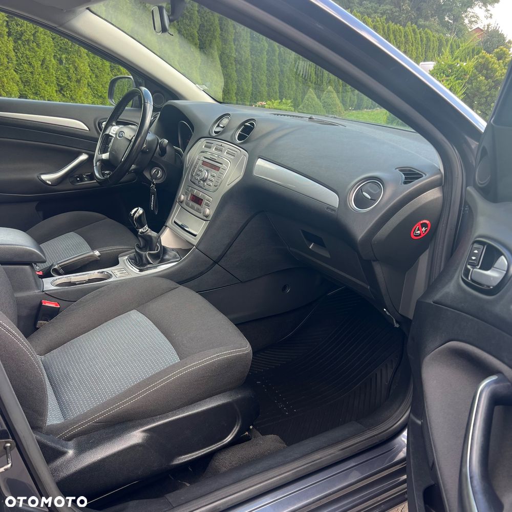 Ford Mondeo 2.0 Gold X Plus - 25