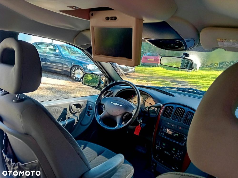 Chrysler Grand Voyager - 23