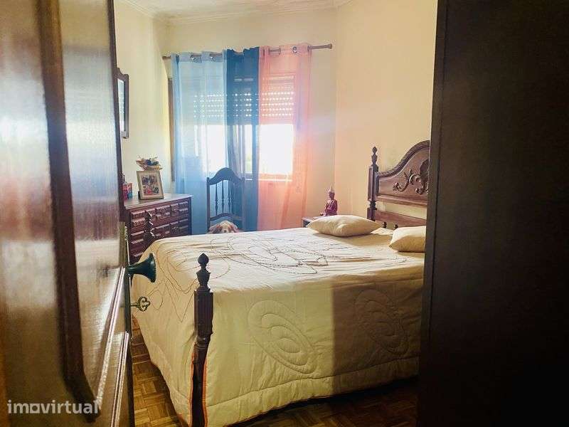 Apartamento T2 Poente com Lugar de Garagem - Grande imagem: 3/7