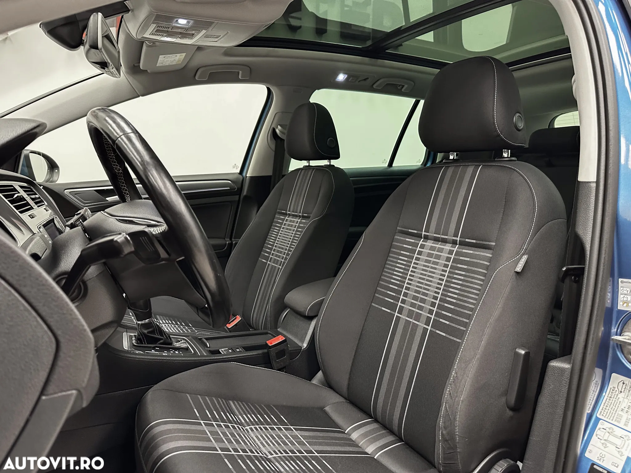 Volkswagen Golf 1.6 TDI BlueMotion Technology DSG Lounge - 21
