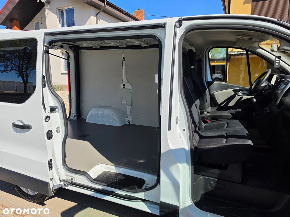 Renault Trafic - 16