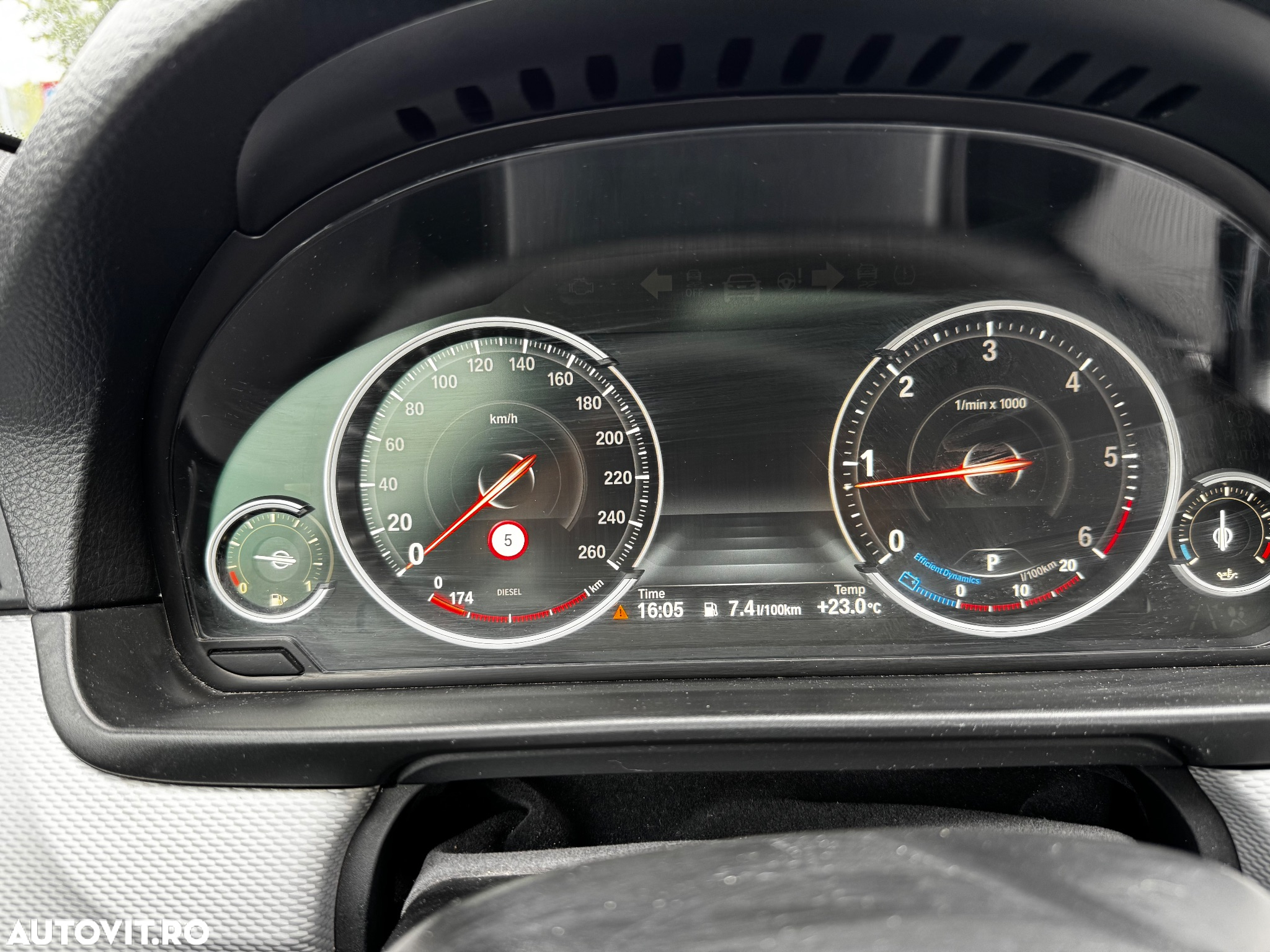 BMW Seria 5 520d xDrive - 10