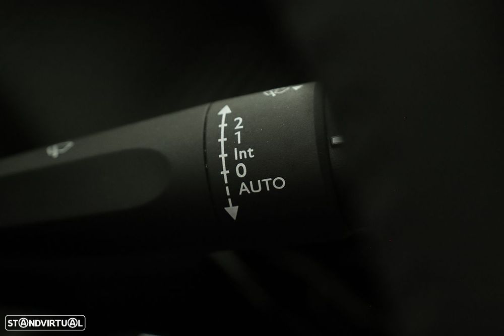 Peugeot 2008 1.2 PureTech Allure - 19