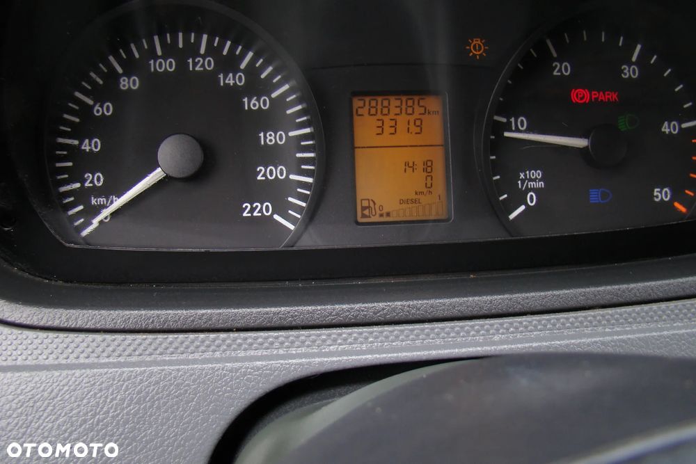 Mercedes-Benz Vito - 17