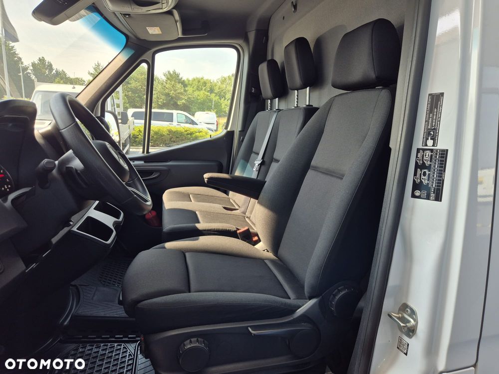 Mercedes-Benz Sprinter 317 - 11
