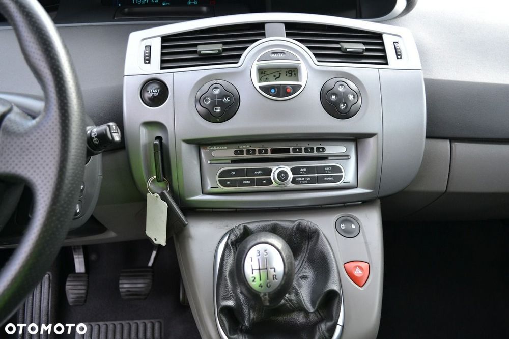 Renault Scenic 2.0 16V Confort Dynamique - 8