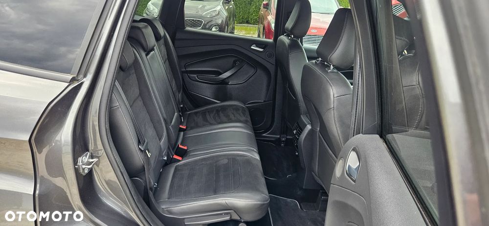 Ford Kuga 2.0 TDCi 2x4 ST-Line - 28