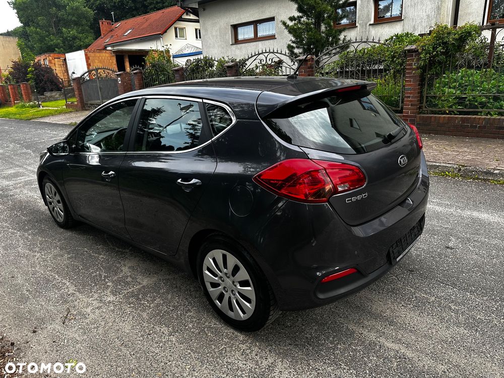 Kia Ceed 1.6 GDI L DCT - 14