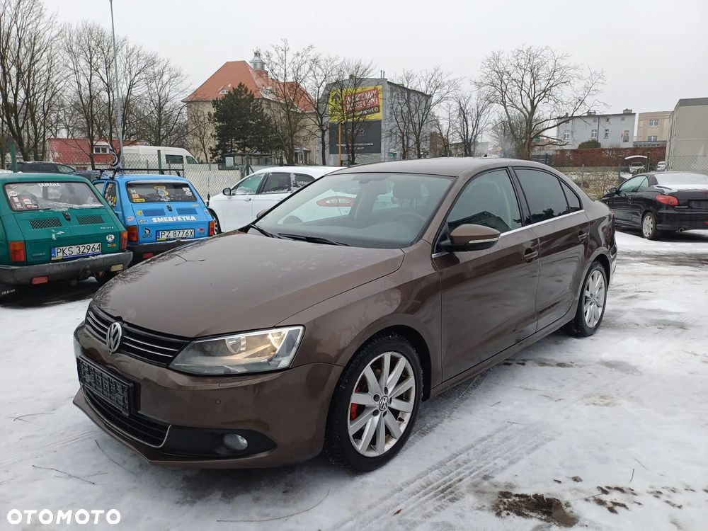 Volkswagen Jetta - 1