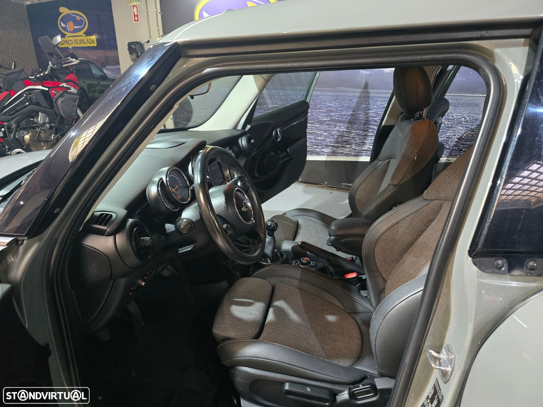 MINI 5 Portas Cooper D - 8