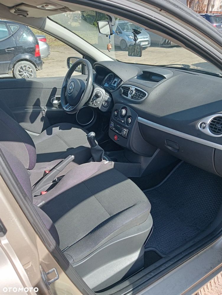 Renault Clio 1.2 16V Expression - 4