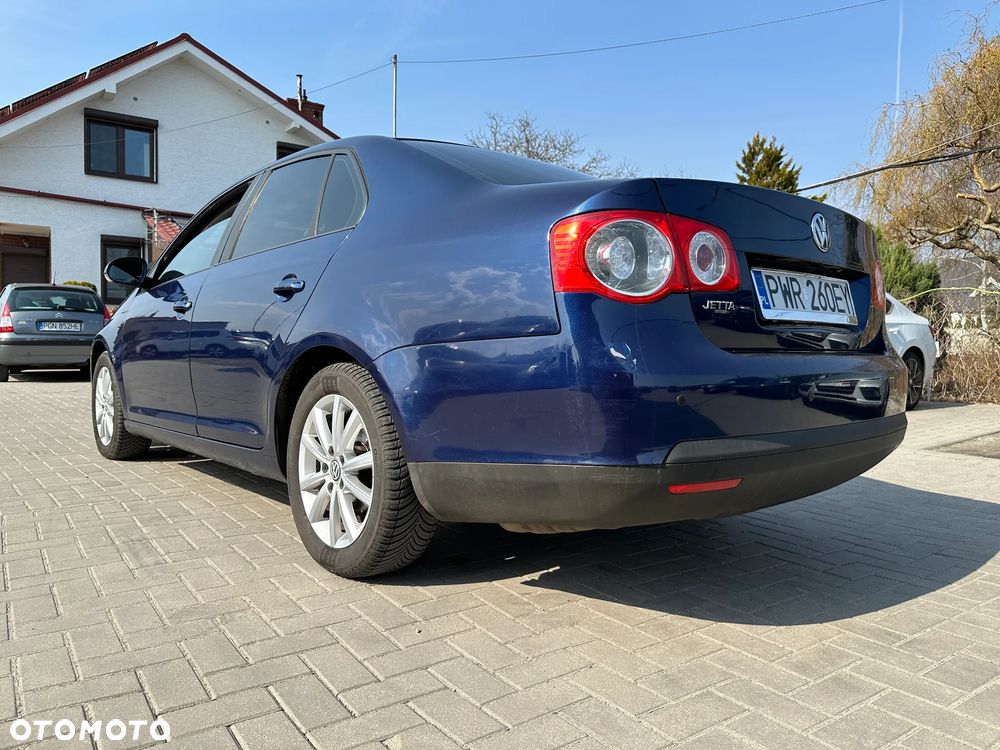 Volkswagen Jetta - 29