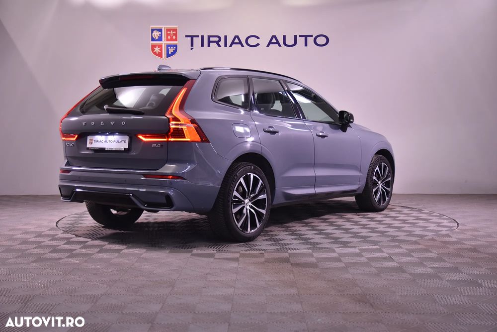 Volvo XC 60 B4 MHEV AT8 FWD Momentum - 5