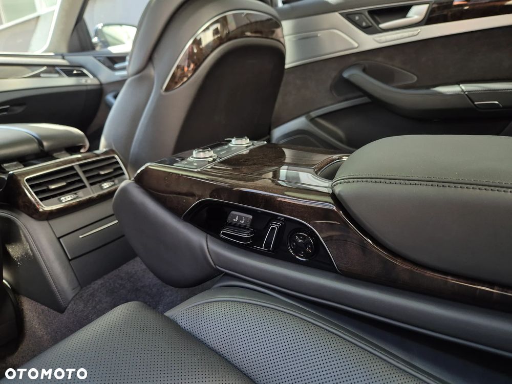 Audi A8 4.2 TDI DPF (clean diesel) quattro tiptronic Lang - 27