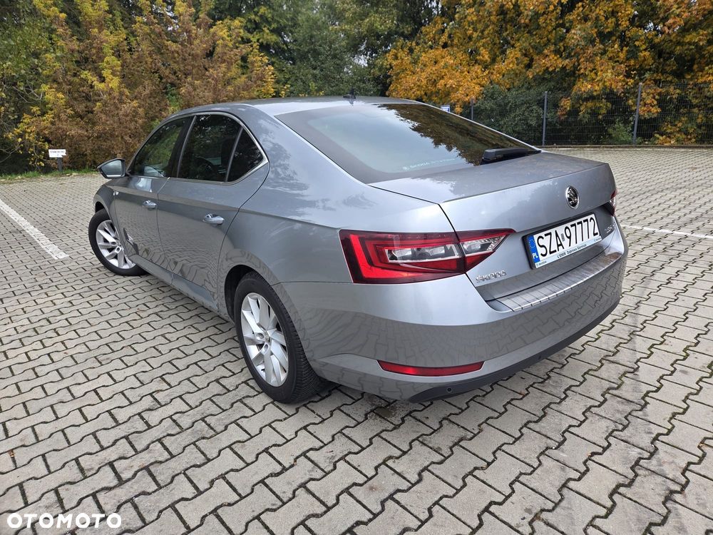 Skoda Superb 1.5 TSI Active DSG - 4