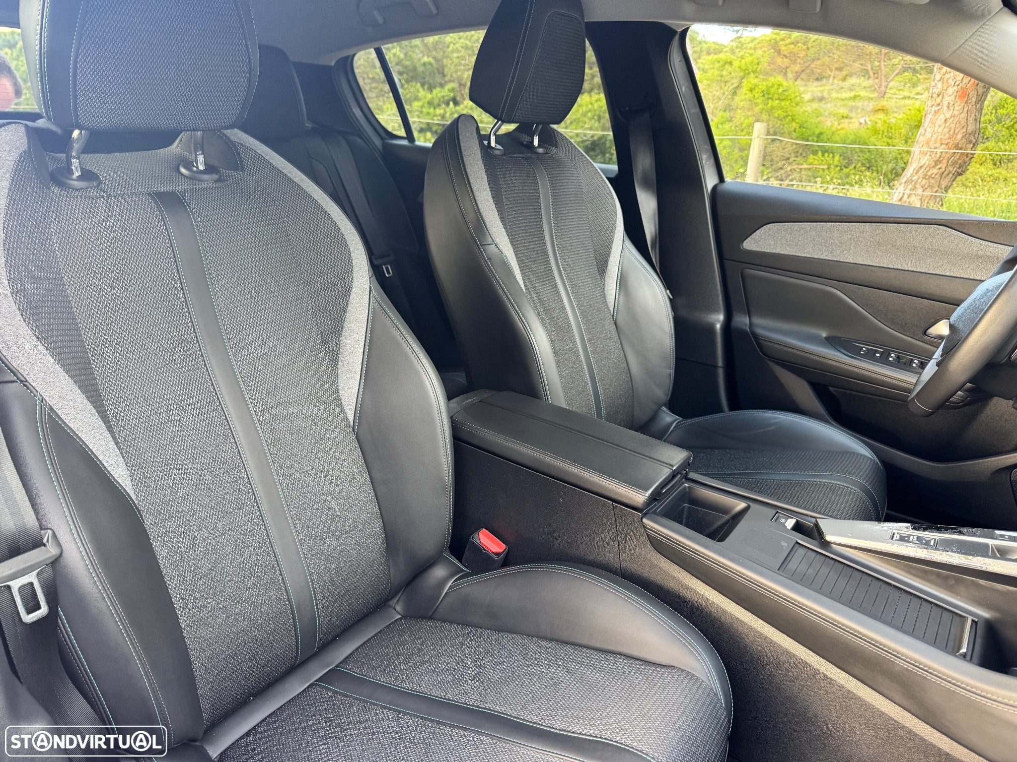 Peugeot 308 1.5 BlueHDi Allure EAT8 - 13