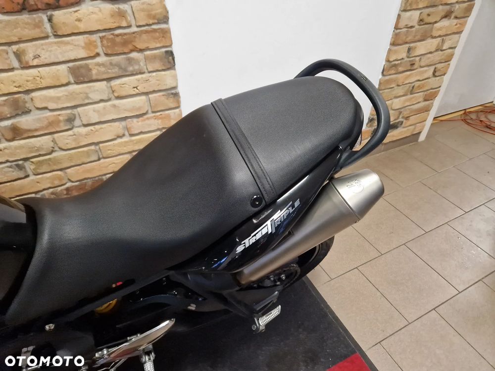 Triumph Street Triple - 16