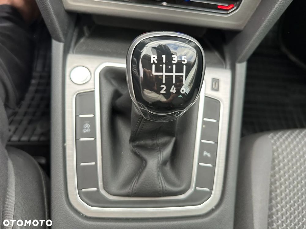 Volkswagen Passat 1.5 TSI EVO Elegance - 28